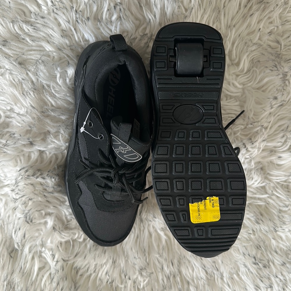 Youth heelys